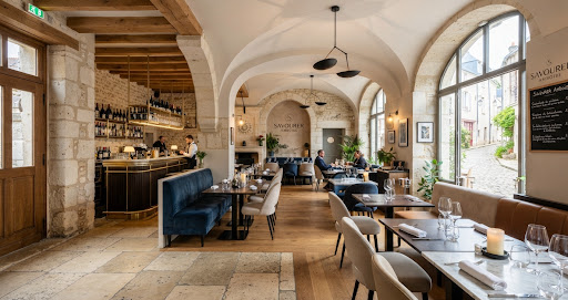 Salle du restaurant Savourer.